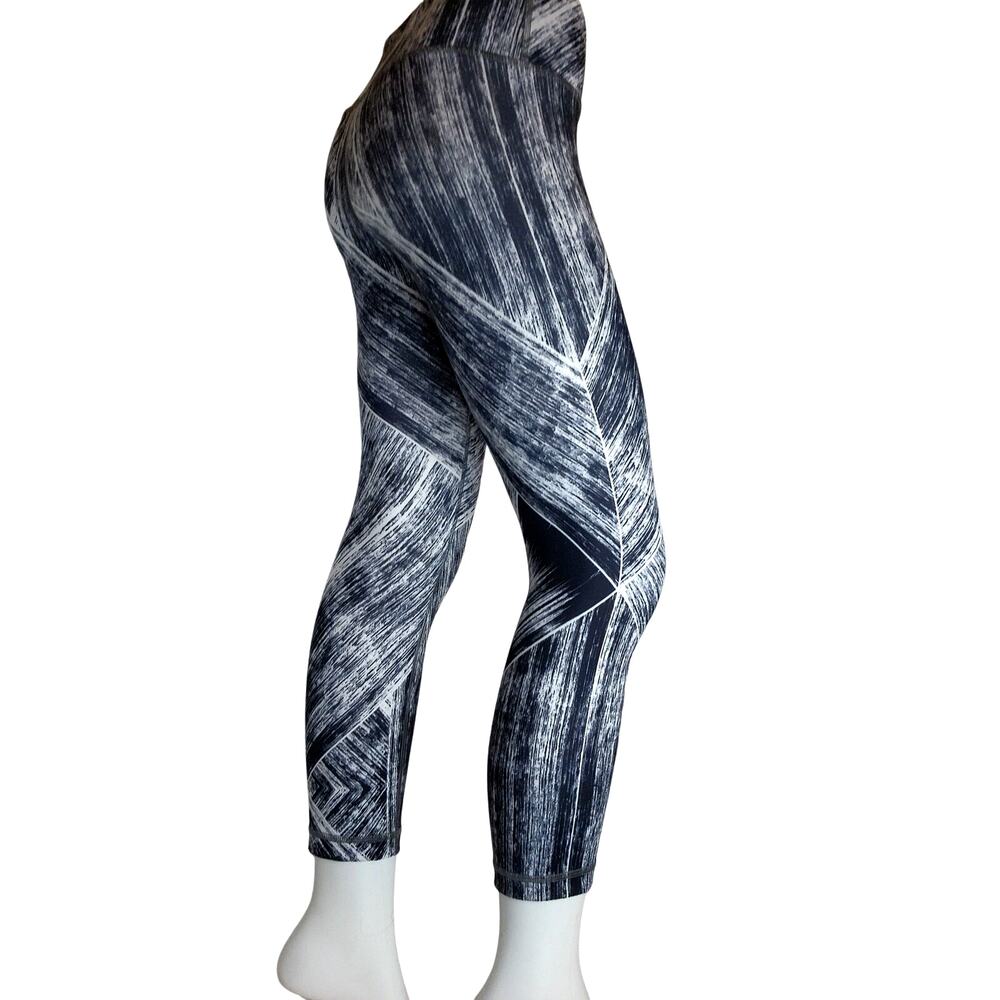 Lululemon Wunder Under Crop II Leggings Heat Wave Black White Size 4